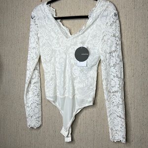 Women’s White lace bodysuit size Medium